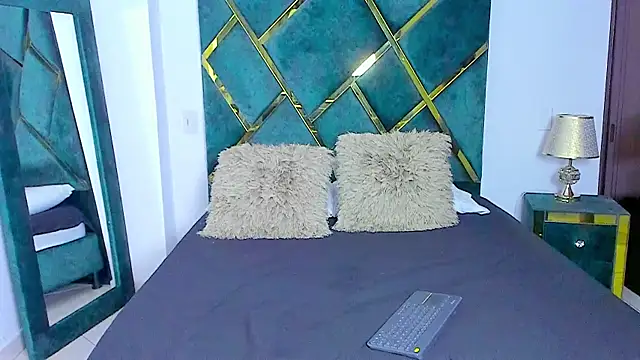 Snapshot of Criss_Ariana chatting on February 27, 2025, 12:01 pm Criss Ariana online show from February 27, 2025, 12:01 pm