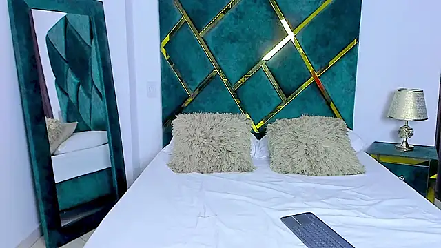 Snapshot of Criss_Ariana chatting on February 28, 2025, 2:42 pm Criss Ariana online show from February 28, 2025, 2:42 pm