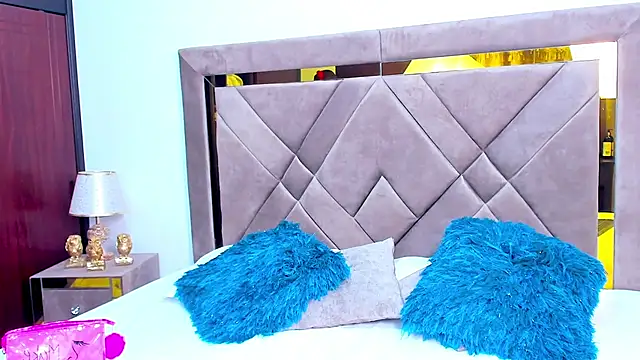 Snapshot of Criss_Ariana chatting on March 14, 2025, 6:39 pm Criss Ariana online show from March 14, 2025, 6:39 pm