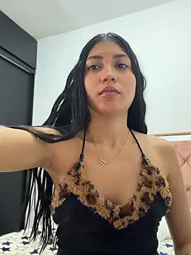 Sweetnaughtygirl  online show from April 26, 2026, 5:21 pm