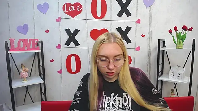 Snapshot of BeatriceFly chatting on February 2, 2025, 9:18 am BeatriceFly online show from February 2, 2025, 9:18 am