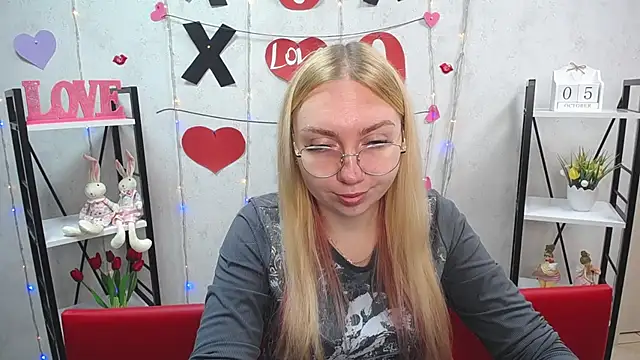 Snapshot of BeatriceFly chatting on October 5, 2025, 12:07 pm BeatriceFly online show from October 5, 2025, 12:07 pm