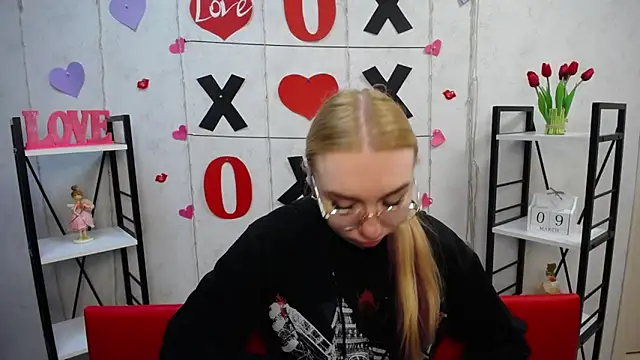 Snapshot of BeatriceFly chatting on March 10, 2025, 6:27 am BeatriceFly online show from March 10, 2025, 6:27 am