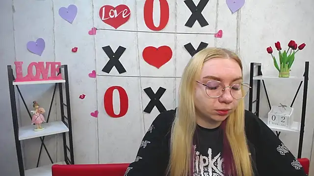 Snapshot of BeatriceFly chatting on February 2, 2025, 6:14 am BeatriceFly online show from February 2, 2025, 6:14 am