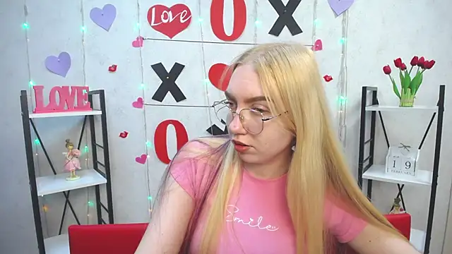 Snapshot of BeatriceFly chatting on February 19, 2025, 4:33 pm BeatriceFly online show from February 19, 2025, 4:33 pm