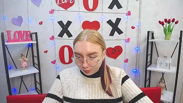 Snapshot of BeatriceFly chatting on February 23, 2025, 12:16 pm BeatriceFly online show from February 23, 2025, 12:16 pm