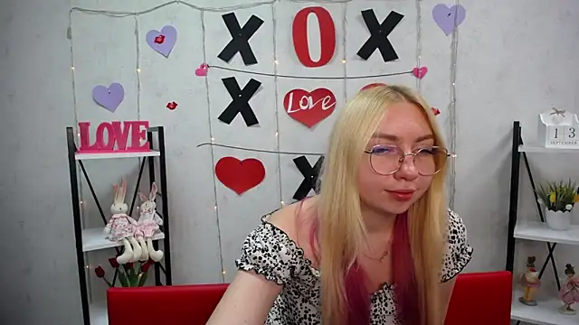 Snapshot of BeatriceFly chatting on September 13, 2025, 12:16 pm BeatriceFly online show from September 13, 2025, 12:16 pm