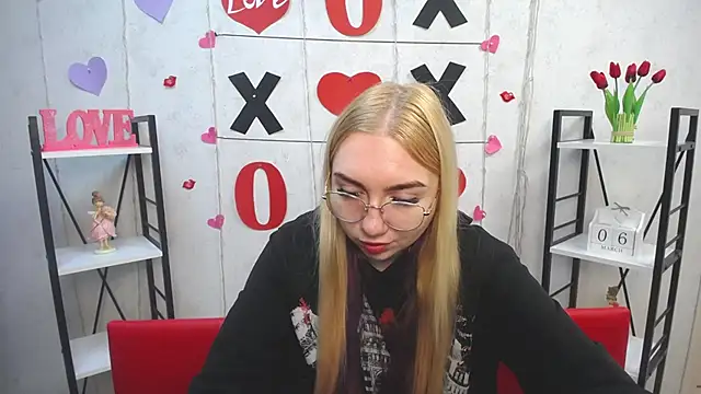 Snapshot of BeatriceFly chatting on March 6, 2025, 7:36 am BeatriceFly online show from March 6, 2025, 7:36 am