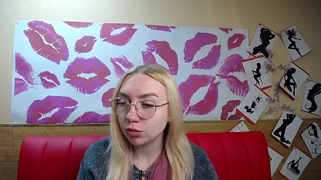 Snapshot of BeatriceFly chatting on September 18, 2025, 1:03 pm BeatriceFly online show from September 18, 2025, 1:03 pm