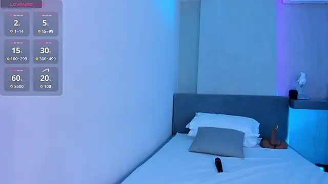 Snapshot of Hanna_Moonlight_ chatting on October 28, 2025, 8:41 pm Hanna Moonlight  online show from October 28, 2025, 8:41 pm