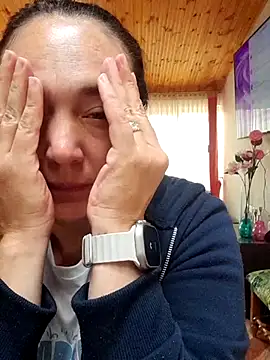 skayhot  online show from November 11, 2025, 2:12 pm