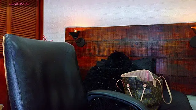 Snapshot of Celeste_sanz chatting on September 23, 2025, 6:15 pm Celeste sanz online show from September 23, 2025, 6:15 pm