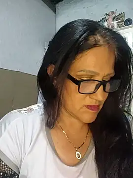 Edged Hot69 online show from June 5, 2026, 3:00 am