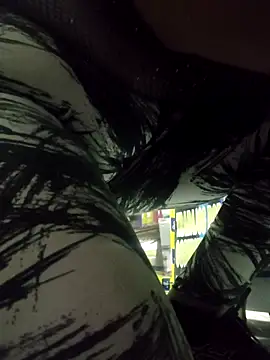 Snapshot of Edged_Hot69 chatting on September 25, 2025, 12:05 am Edged Hot69 online show from September 25, 2025, 12:05 am