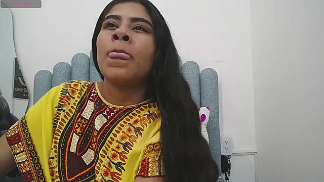 Snapshot of iniyalaboni chatting on March 17, 2025, 7:26 pm iniyalaboni online show from March 17, 2025, 7:26 pm