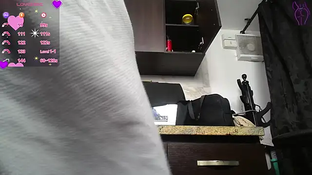 Snapshot of iniyalaboni chatting on October 2, 2025, 8:01 pm iniyalaboni online show from October 2, 2025, 8:01 pm