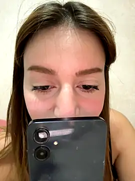 Hot malak online show from October 3, 2025, 7:04 pm