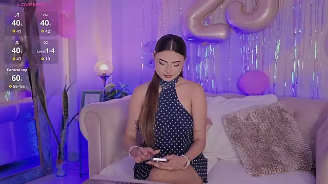 Snapshot of DahianaWalcott chatting on October 23, 2025, 6:50 pm DahianaWalcott online show from October 23, 2025, 6:50 pm