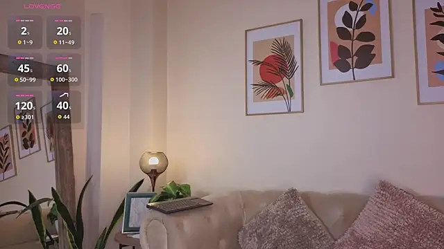 Snapshot of DahianaWalcott chatting on October 8, 2025, 3:02 pm DahianaWalcott online show from October 8, 2025, 3:02 pm