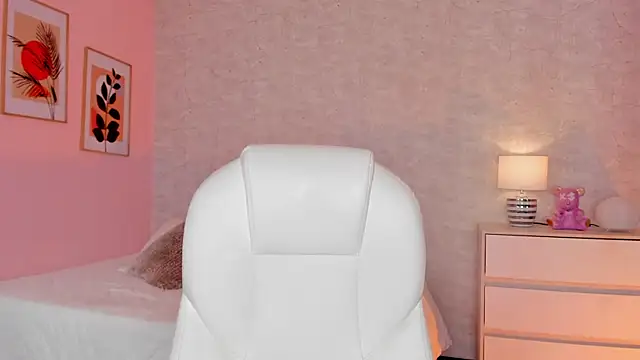 Snapshot of DahianaWalcott chatting on March 5, 2025, 2:03 am DahianaWalcott online show from March 5, 2025, 2:03 am