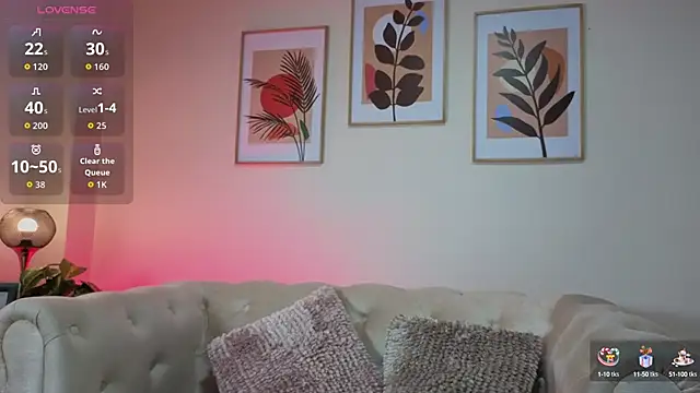 Snapshot of DahianaWalcott chatting on September 8, 2025, 2:16 pm DahianaWalcott online show from September 8, 2025, 2:16 pm