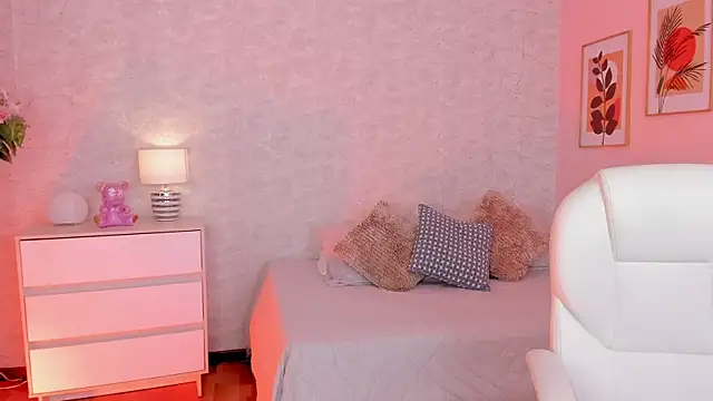 Snapshot of DahianaWalcott chatting on February 26, 2025, 8:15 pm DahianaWalcott online show from February 26, 2025, 8:15 pm