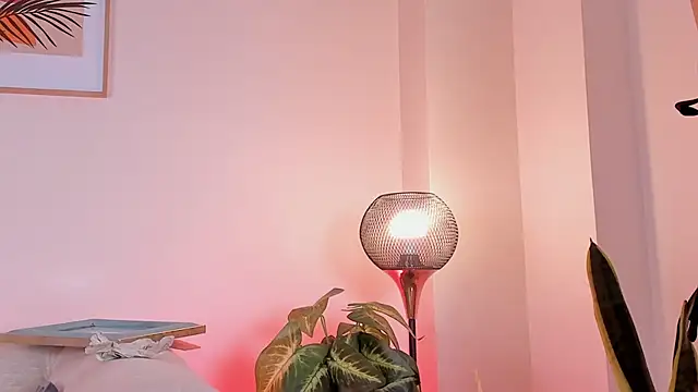 Snapshot of DahianaWalcott chatting on September 22, 2025, 2:45 pm DahianaWalcott online show from September 22, 2025, 2:45 pm