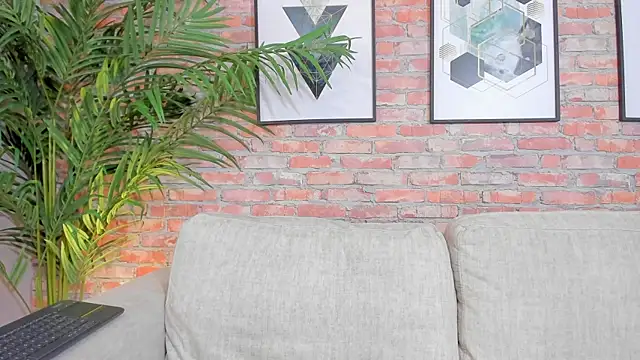 Snapshot of DahianaWalcott chatting on March 7, 2025, 6:00 pm DahianaWalcott online show from March 7, 2025, 6:00 pm