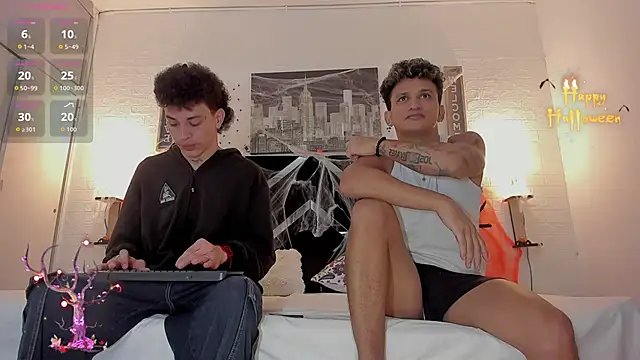 Snapshot of toyboys1 chatting on October 24, 2025, 4:00 am toyboys1 online show from October 24, 2025, 4:00 am