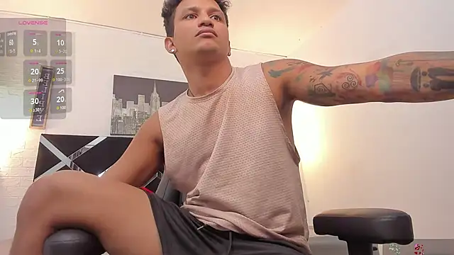 Snapshot of toyboys1 chatting on September 24, 2025, 3:24 am toyboys1 online show from September 24, 2025, 3:24 am