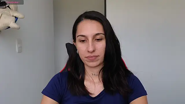 tammyandrade  online show from February 24, 2025, 9:30 pm