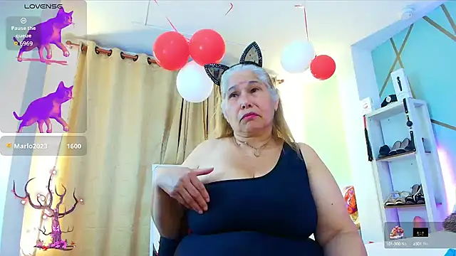 girl amada online show from September 26, 2025, 10:49 pm