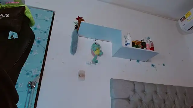 miss valery2 online show from December 15, 2025, 5:35 am