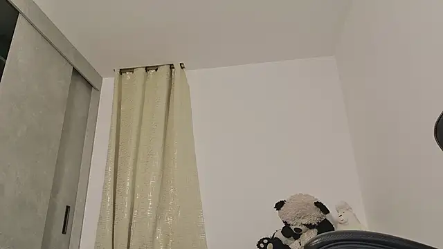 miss valery2 online show from May 20, 2026, 5:48 am