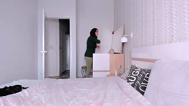 Snapshot of Clear_Angel chatting on February 10, 2026, 2:05 pm Clear Angel online show from February 10, 2026, 2:05 pm