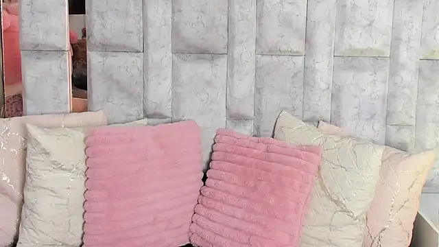 Snapshot of karol_noa chatting on October 13, 2025, 11:34 am karol noa online show from October 13, 2025, 11:34 am