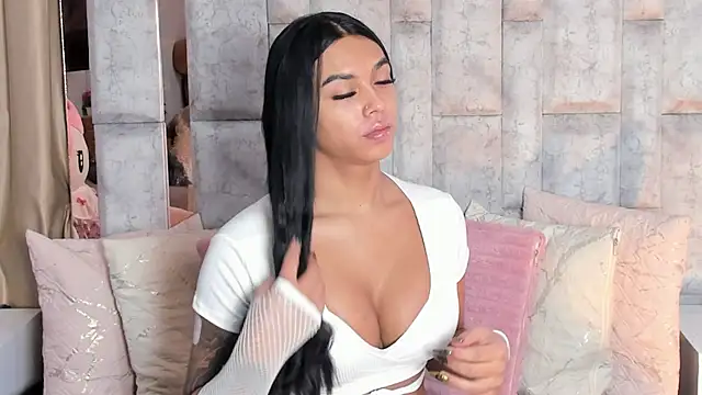 Snapshot of karol_noa chatting on October 3, 2025, 11:45 am karol noa online show from October 3, 2025, 11:45 am