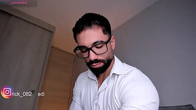 Snapshot of edrick_walton1 chatting on February 23, 2025, 11:44 am edrick walton1 online show from February 23, 2025, 11:44 am