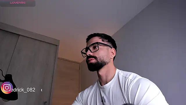 Snapshot of edrick_walton1 chatting on February 22, 2025, 11:46 am edrick walton1 online show from February 22, 2025, 11:46 am
