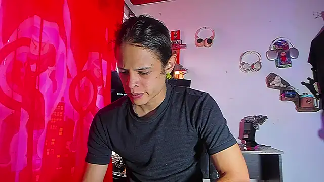 LilOwen  online show from July 12, 2026, 5:47 pm