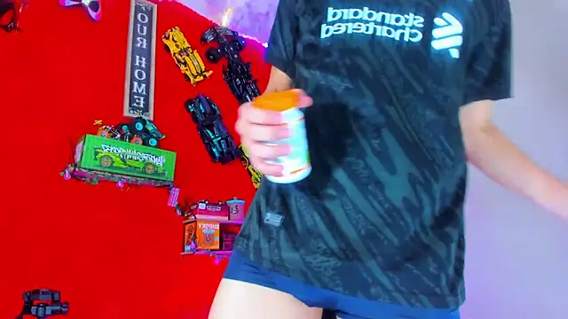 LilOwen  online show from October 21, 2025, 10:20 pm