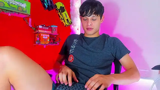 LilOwen  online show from October 2, 2025, 7:28 pm