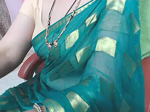 Snapshot of sunitha-3 chatting on October 13, 2025, 6:59 am sunitha-3 online show from October 13, 2025, 6:59 am