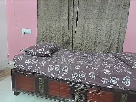 Snapshot of sunitha-3 chatting on October 25, 2025, 5:57 pm sunitha-3 online show from October 25, 2025, 5:57 pm