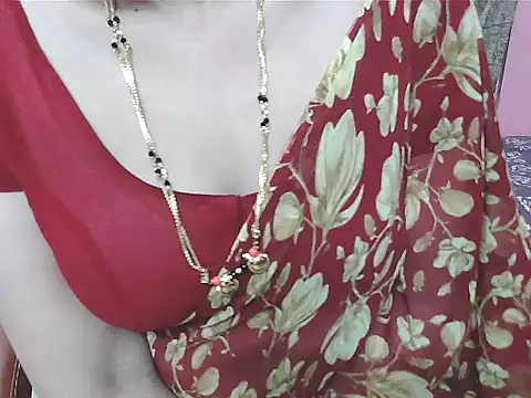 Snapshot of sunitha-3 chatting on September 19, 2025, 6:34 pm sunitha-3 online show from September 19, 2025, 6:34 pm