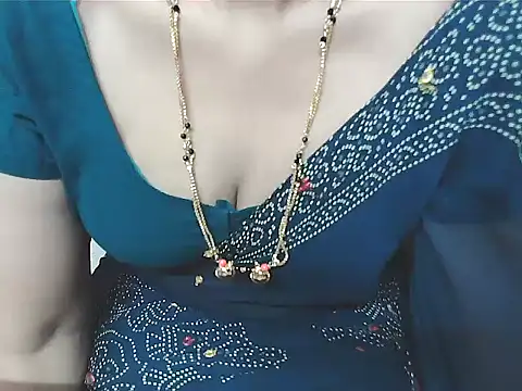 Snapshot of sunitha-3 chatting on September 18, 2025, 6:05 am sunitha-3 online show from September 18, 2025, 6:05 am