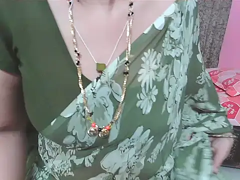 Snapshot of sunitha-3 chatting on October 27, 2025, 6:20 pm sunitha-3 online show from October 27, 2025, 6:20 pm