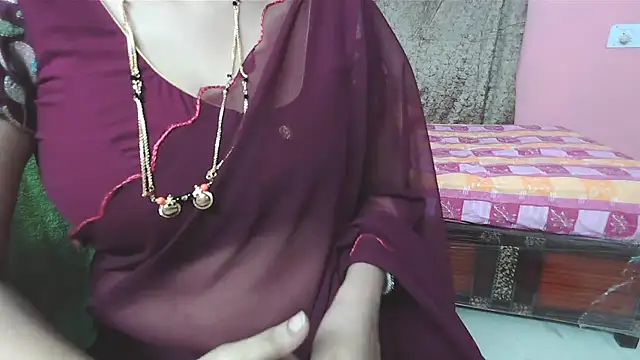 Snapshot of sunitha-3 chatting on September 22, 2025, 4:24 pm sunitha-3 online show from September 22, 2025, 4:24 pm