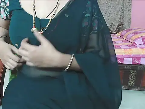 Snapshot of sunitha-3 chatting on September 28, 2025, 6:59 pm sunitha-3 online show from September 28, 2025, 6:59 pm