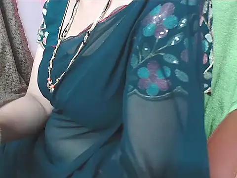 Snapshot of sunitha-3 chatting on October 18, 2025, 5:37 pm sunitha-3 online show from October 18, 2025, 5:37 pm